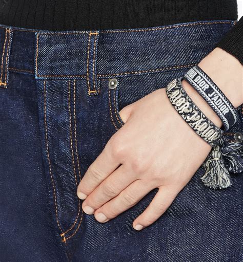 Conjunto de pulseras J'Adior Bordado Dior Oblique azul marino.